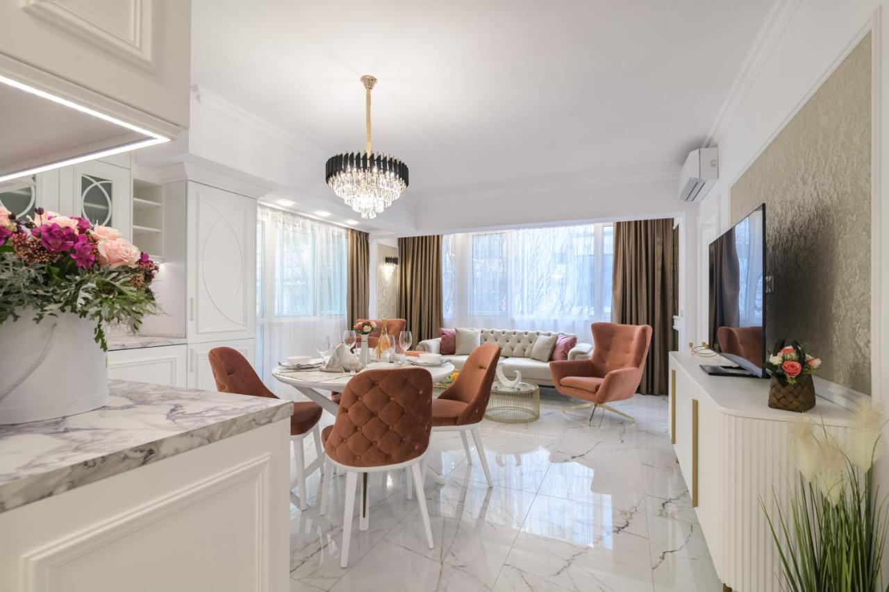 Лукс На Море Luxury Apartment In Downtown With Garage Varna Eksteriør billede