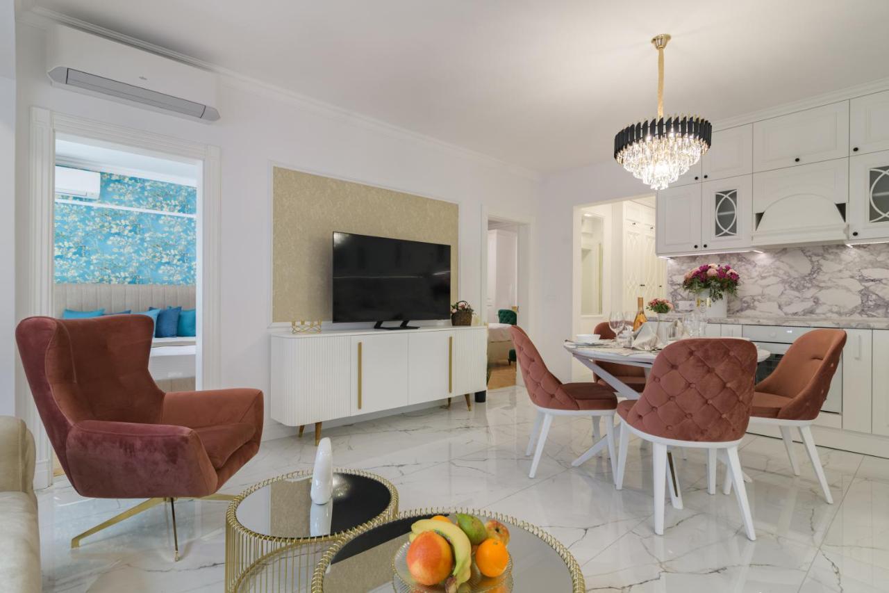 Лукс На Море Luxury Apartment In Downtown With Garage Varna Eksteriør billede