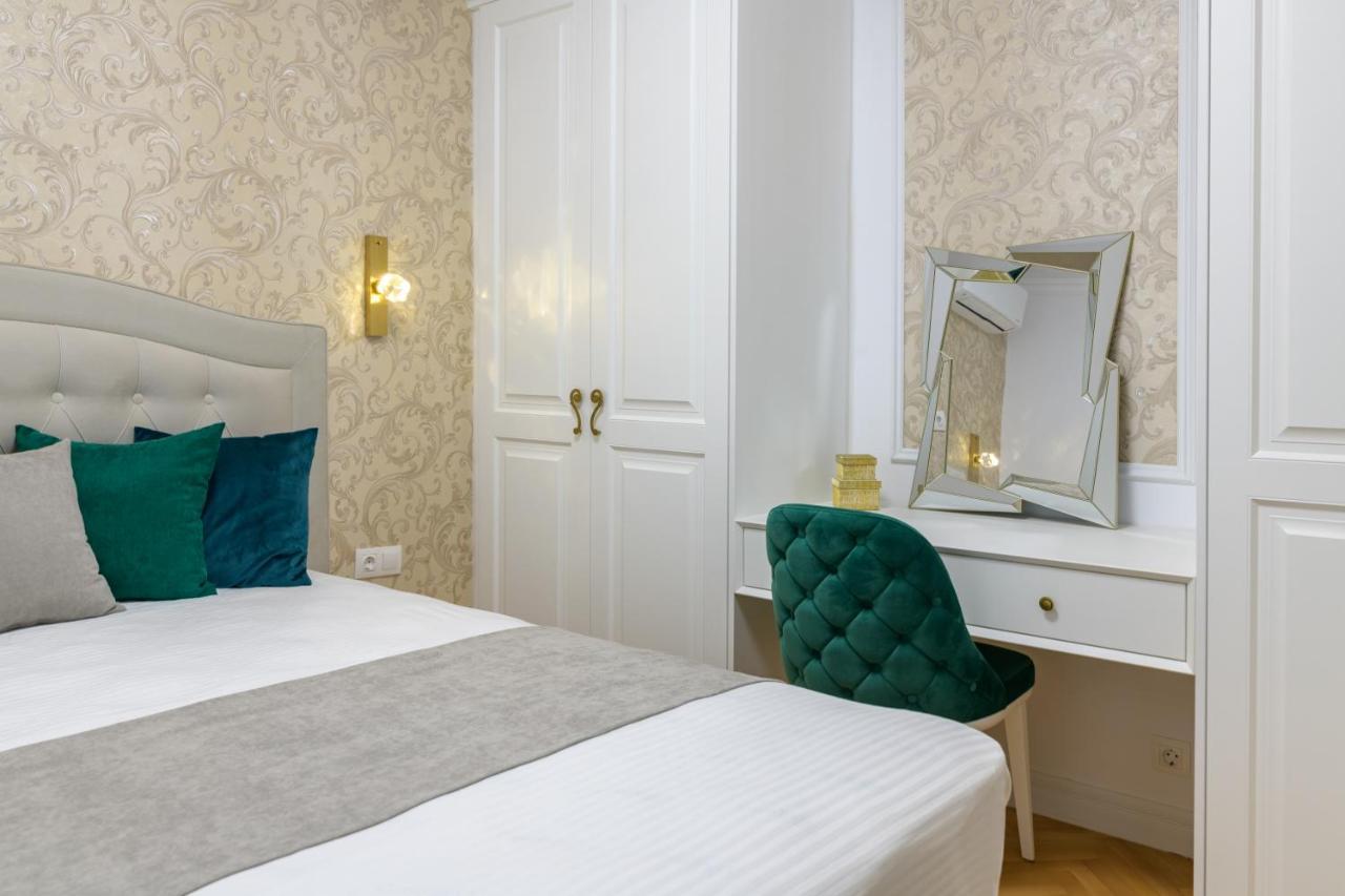 Лукс На Море Luxury Apartment In Downtown With Garage Varna Eksteriør billede