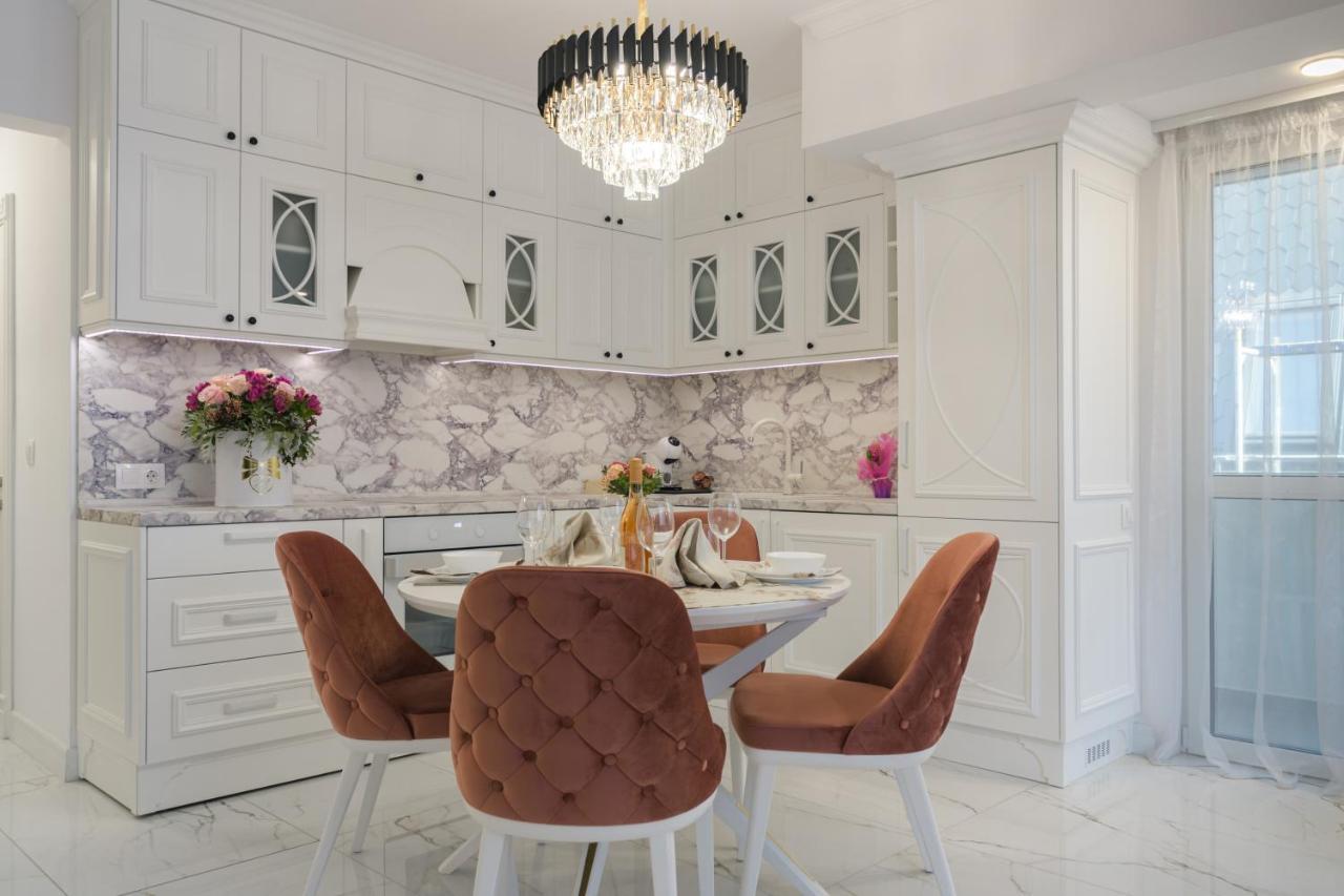 Лукс На Море Luxury Apartment In Downtown With Garage Varna Eksteriør billede