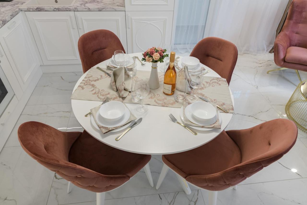 Лукс На Море Luxury Apartment In Downtown With Garage Varna Eksteriør billede