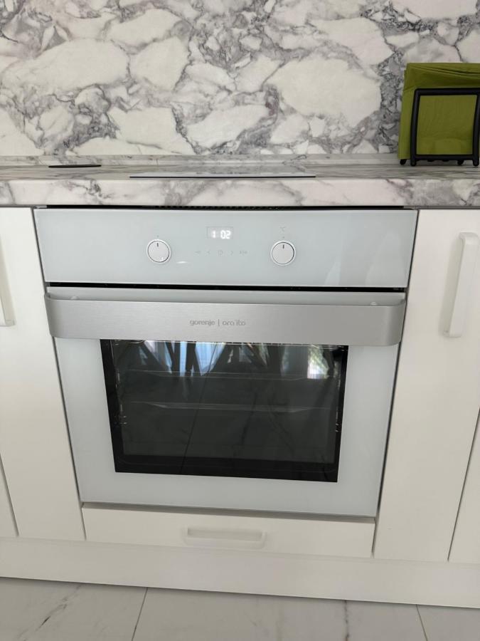 Лукс На Море Luxury Apartment In Downtown With Garage Varna Eksteriør billede
